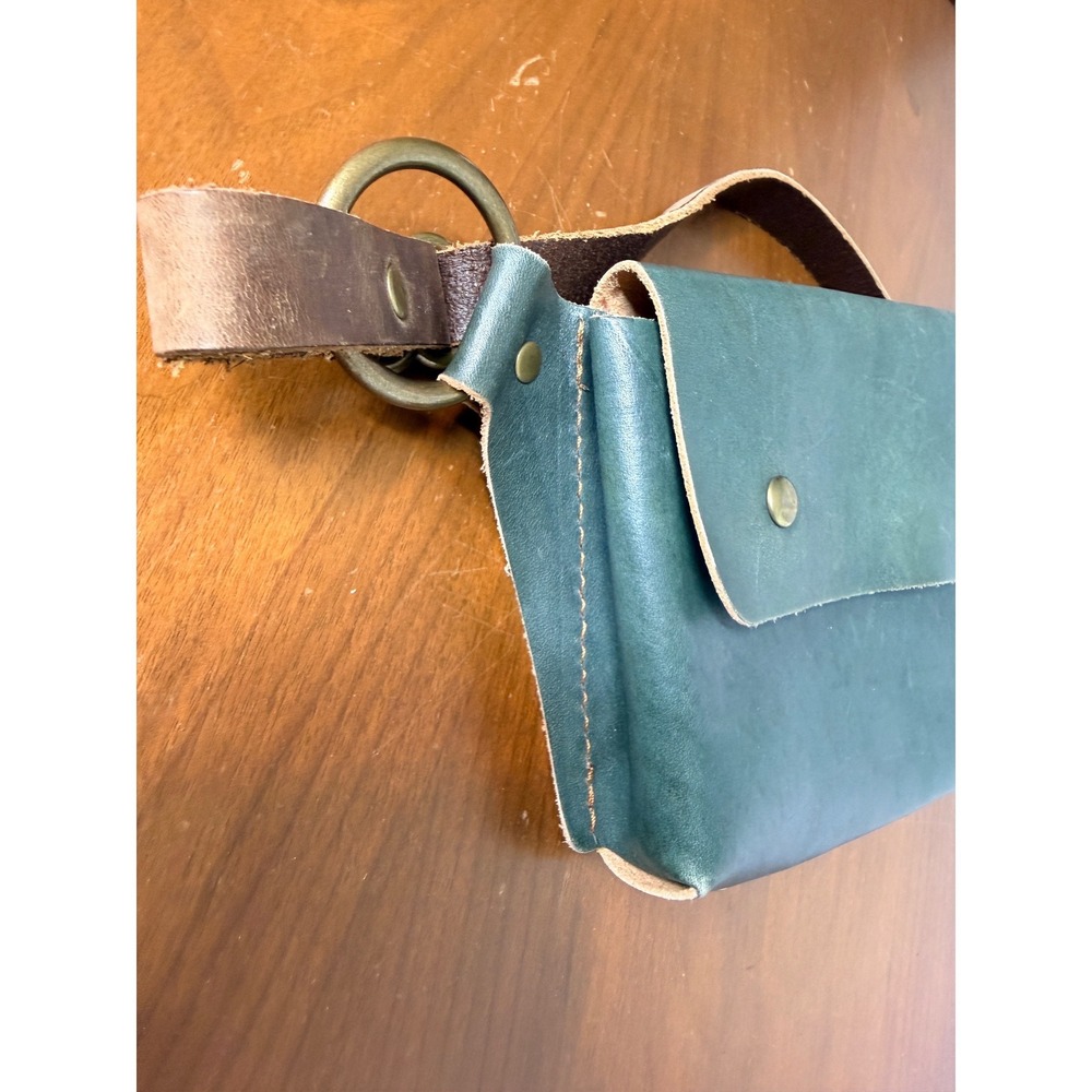 Triumph Outpost Artisan Leather Hip Bag Women's Green Leather Crossbody Fanny - Picture 3 of 12